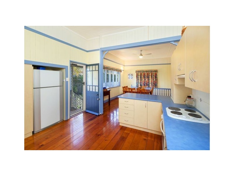 4 Glastonbury Road, Southside QLD 4570