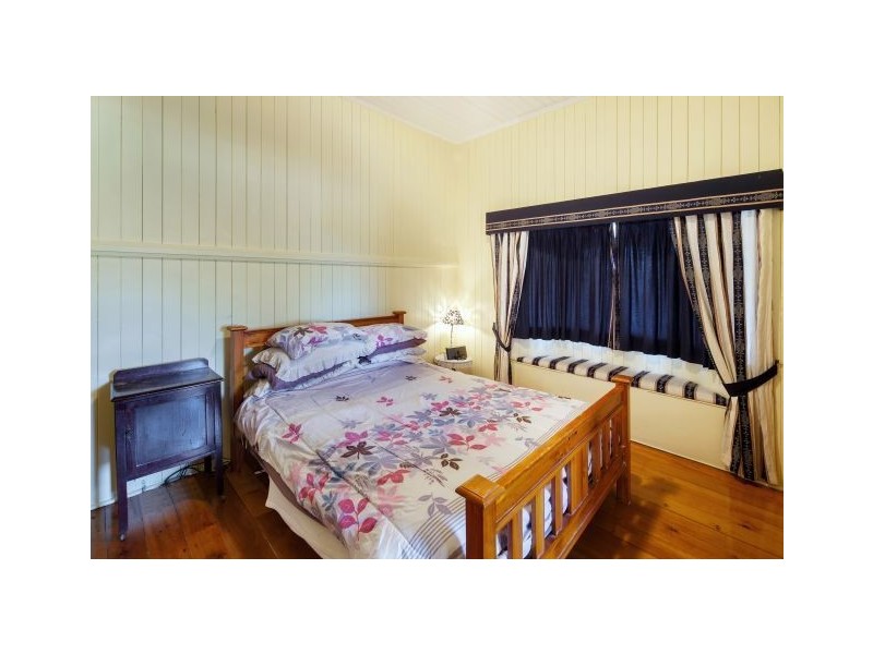 4 Glastonbury Road, Southside QLD 4570