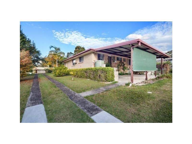 8 Heather Street, Southside QLD 4570