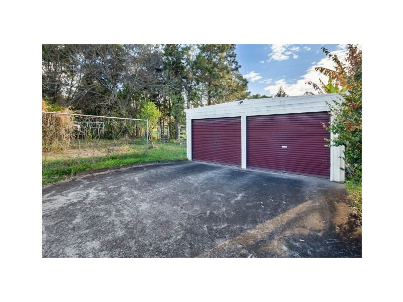 8 Heather Street, Southside QLD 4570