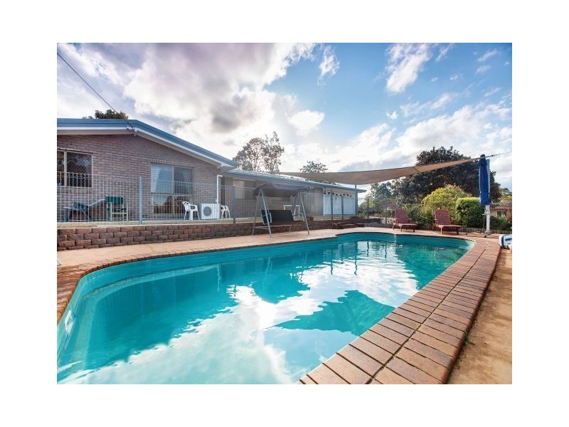5 Emerald Drive, Southside QLD 4570