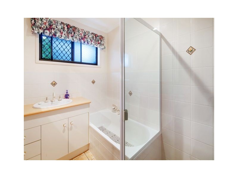 5 Emerald Drive, Southside QLD 4570