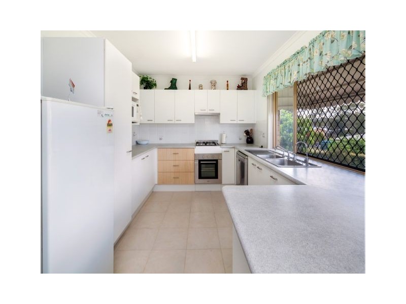 2 Woonga Court, Southside QLD 4570