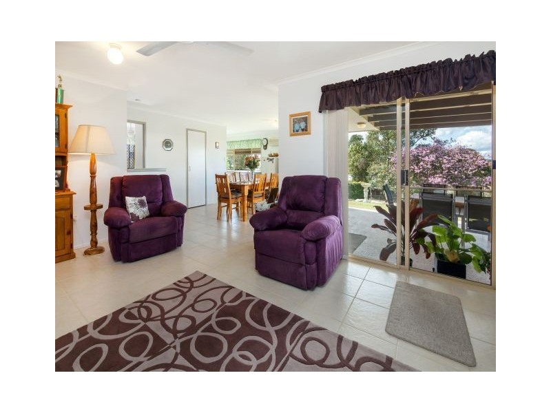 2 Woonga Court, Southside QLD 4570