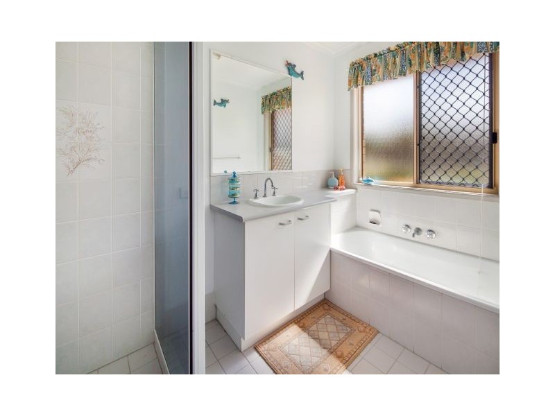 2 Woonga Court, Southside QLD 4570