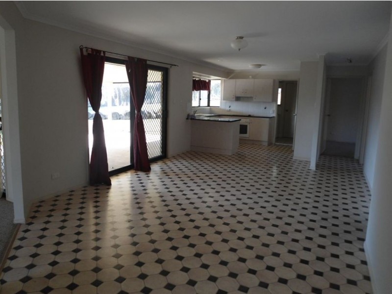 19 Castlereagh Court, Southside QLD 4570