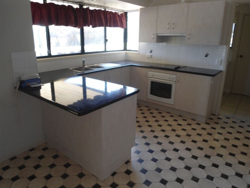 19 Castlereagh Court, Southside QLD 4570