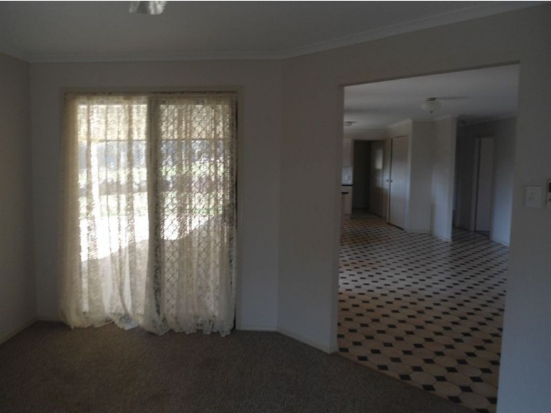 19 Castlereagh Court, Southside QLD 4570