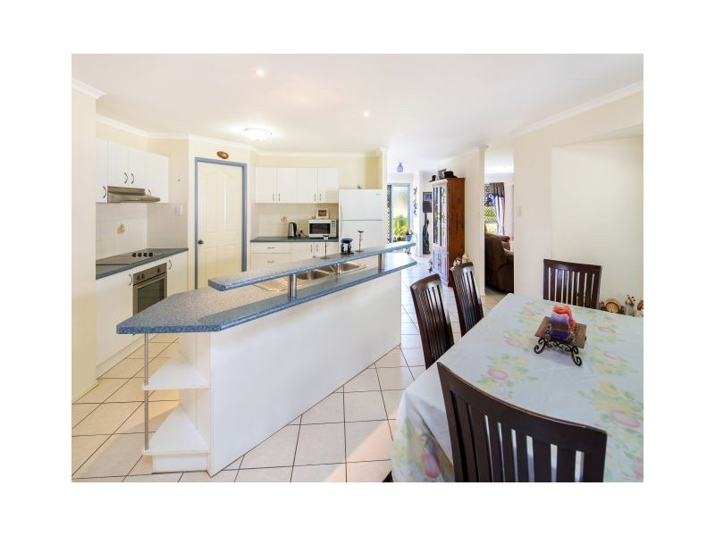 3 Decker Place, Southside QLD 4570