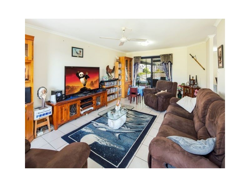 3 Decker Place, Southside QLD 4570