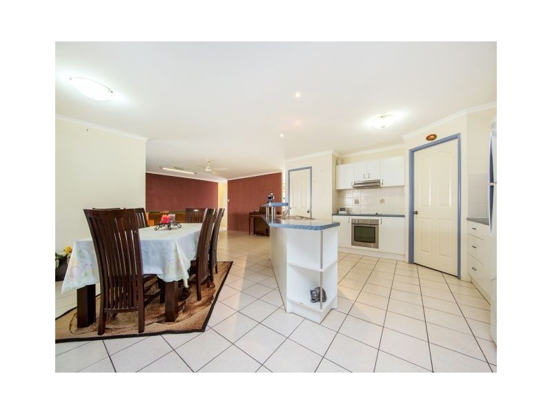 3 Decker Place, Southside QLD 4570