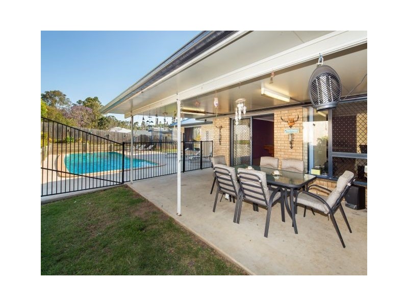 3 Decker Place, Southside QLD 4570