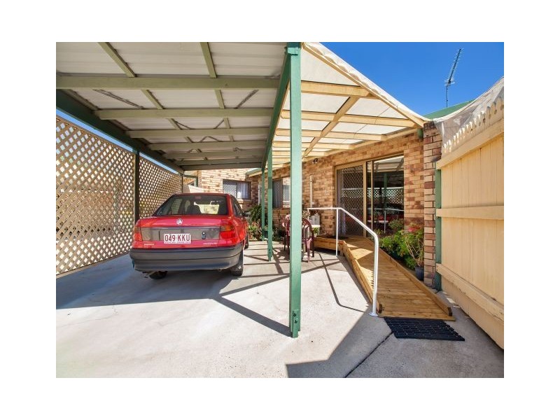 5/4 Leonard Street, Southside QLD 4570