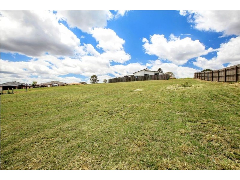 11 Managers Court, Jones Hill QLD 4570