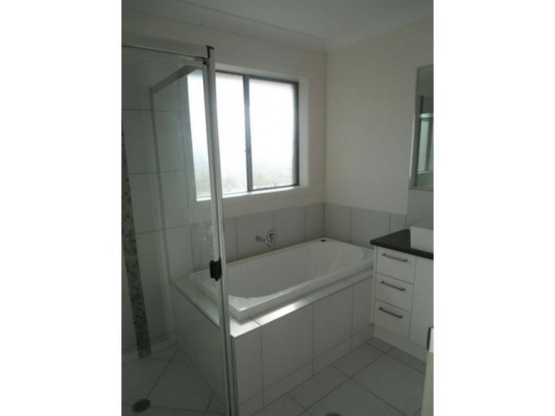 9 Presidential Avenue, Jones Hill QLD 4570