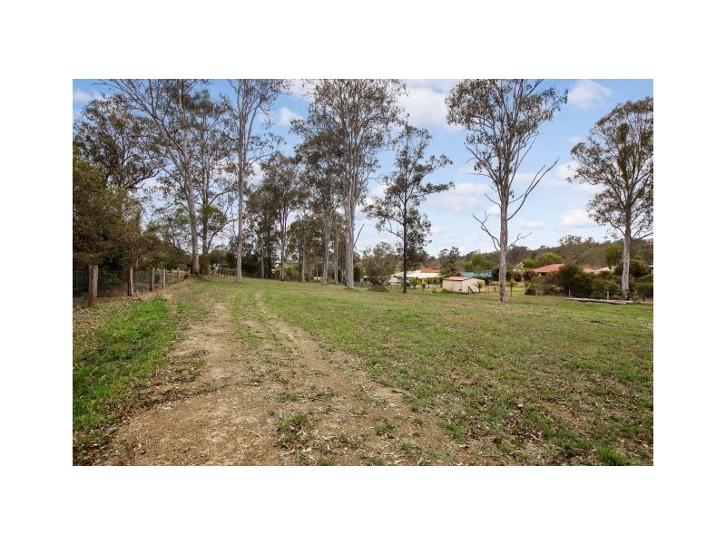 3 Piccadilly Court, Southside QLD 4570