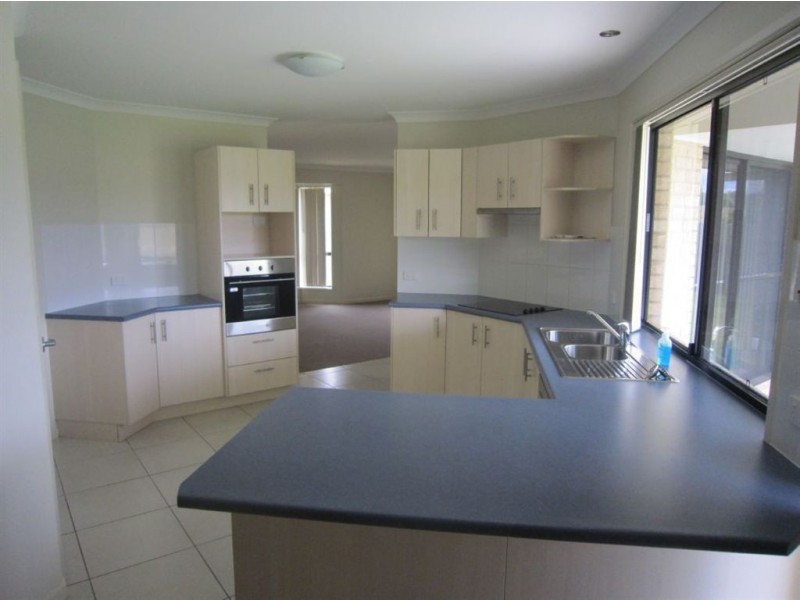 6 Managers Court, Jones Hill QLD 4570