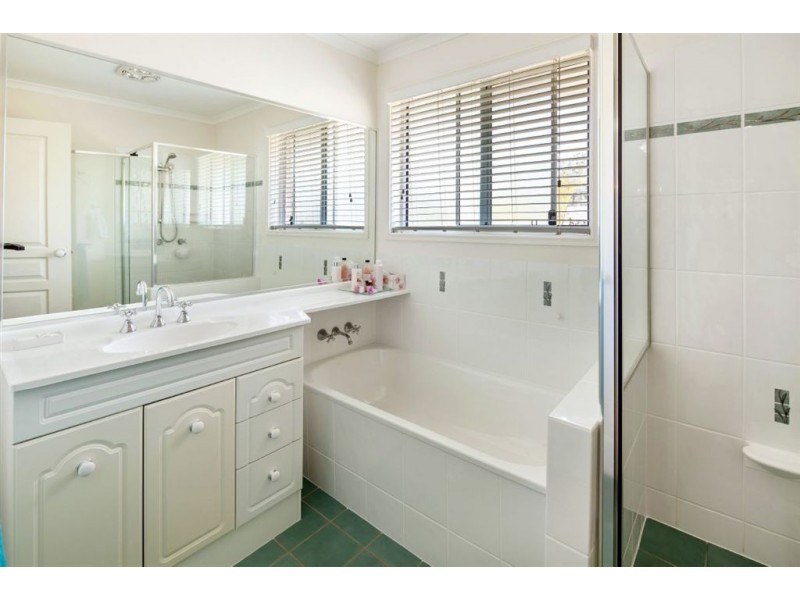 92 Pine Valley Drive, Pie Creek QLD 4570