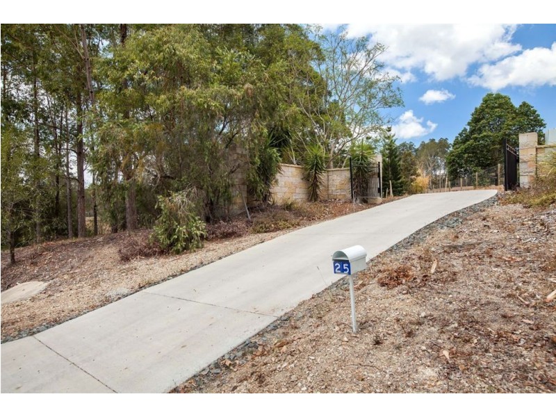 25 Parkland Drive, Chatsworth QLD 4570