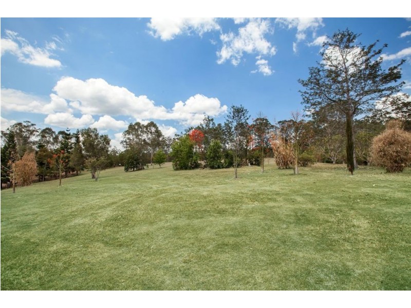 25 Parkland Drive, Chatsworth QLD 4570