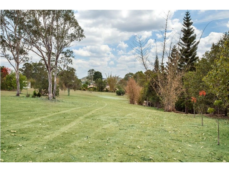 25 Parkland Drive, Chatsworth QLD 4570