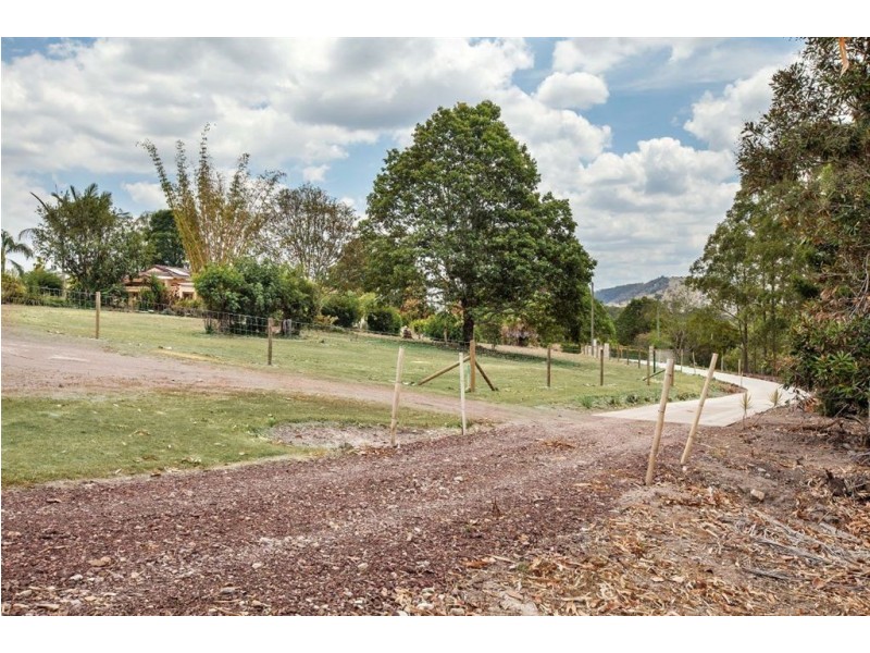 25 Parkland Drive, Chatsworth QLD 4570