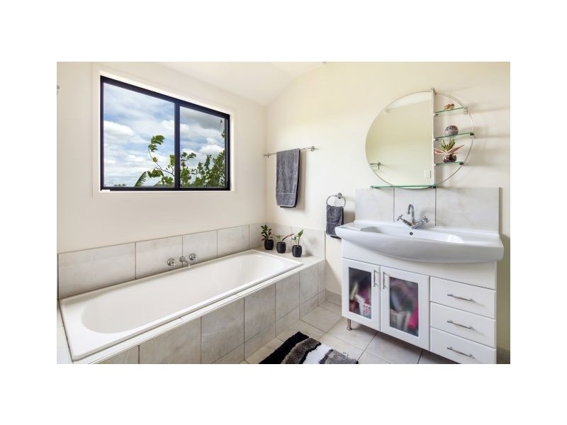 32 Castle Court, East Deep Creek QLD 4570