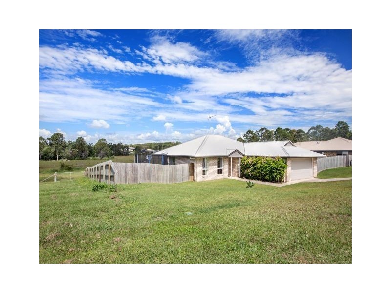 9 Eaglehawk Drive, Southside QLD 4570