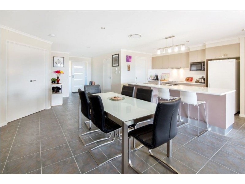 20 Eucalyptus Avenue, Southside QLD 4570