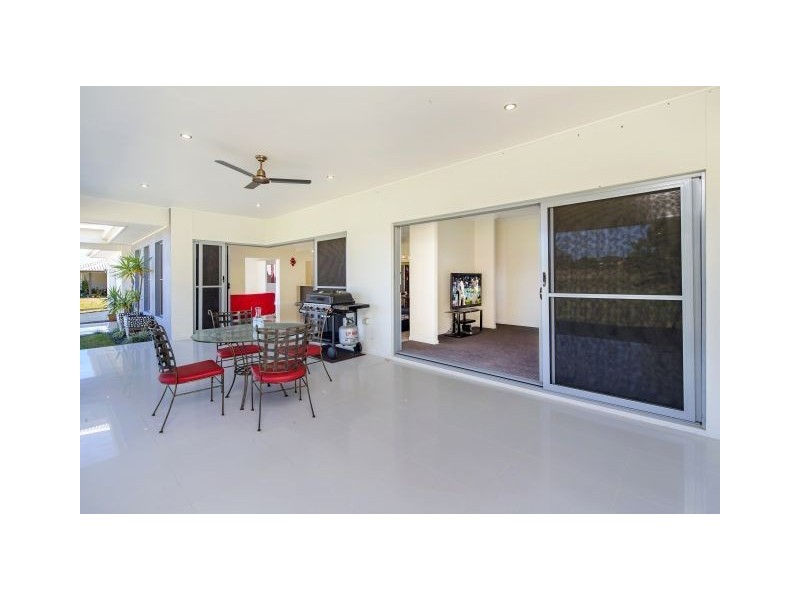 5 Gardenia Court, Southside QLD 4570