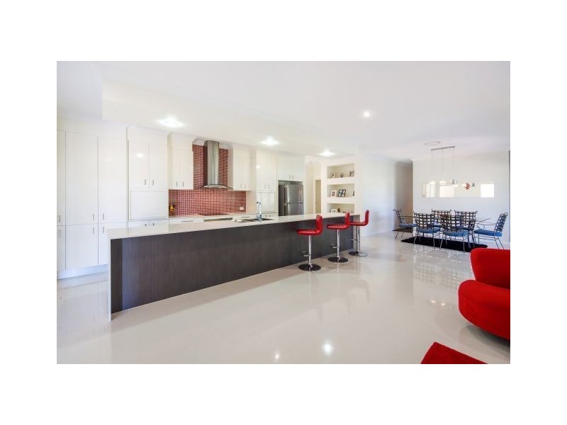 5 Gardenia Court, Southside QLD 4570