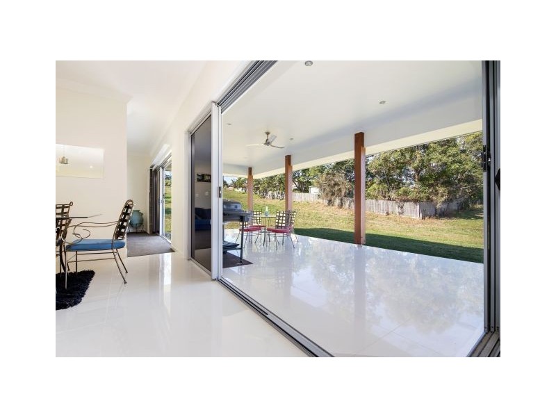 5 Gardenia Court, Southside QLD 4570