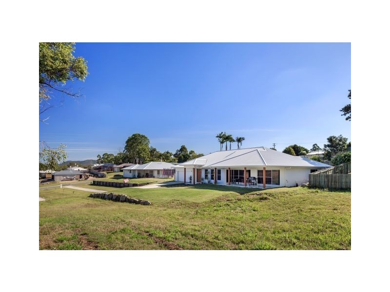 5 Gardenia Court, Southside QLD 4570