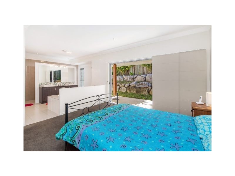 5 Gardenia Court, Southside QLD 4570