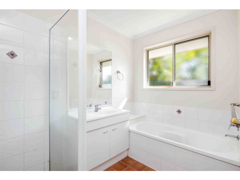 10 Castlereagh Court, Southside QLD 4570