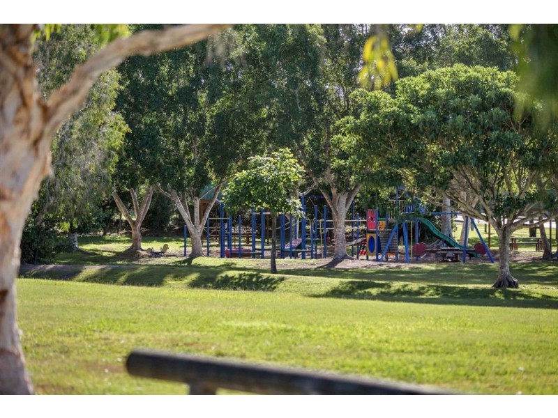 10 Castlereagh Court, Southside QLD 4570