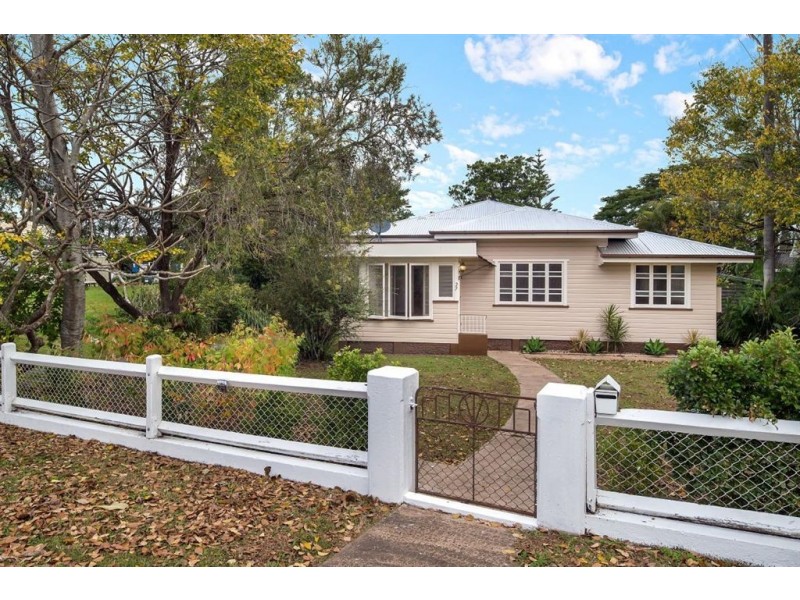 27 Hilton Road, Gympie QLD 4570
