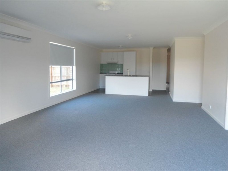 14 Bond Drive, Southside QLD 4570