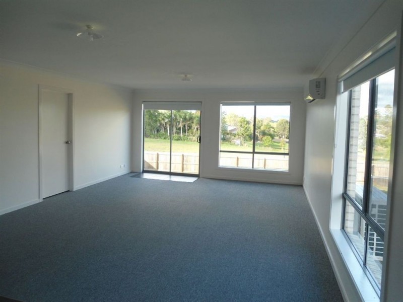 14 Bond Drive, Southside QLD 4570