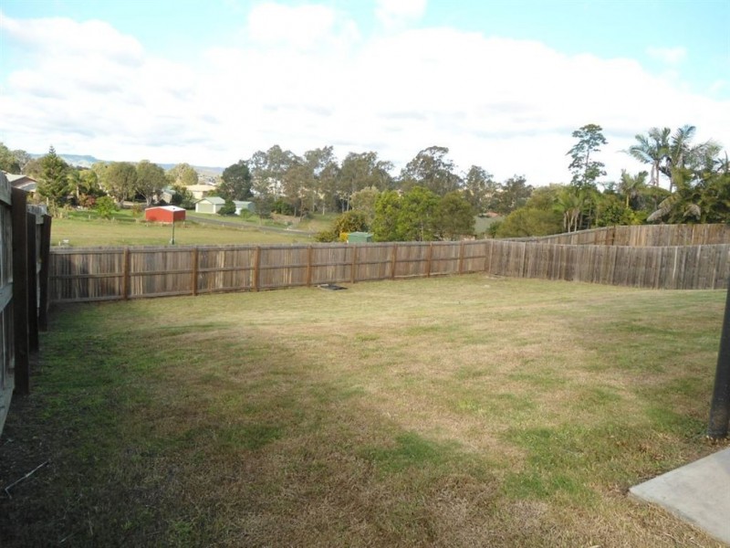 14 Bond Drive, Southside QLD 4570