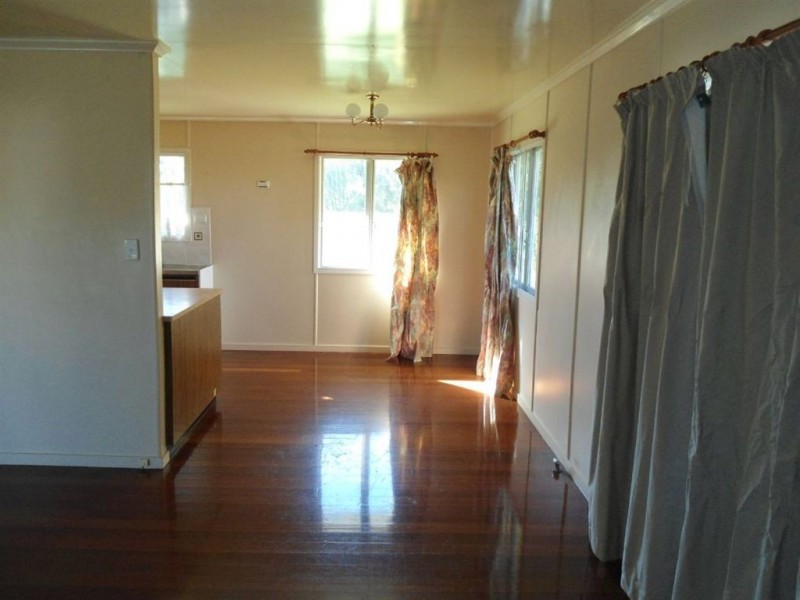 15 Neil Street, Southside QLD 4570