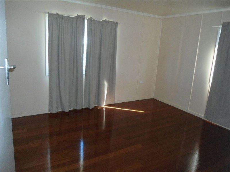 15 Neil Street, Southside QLD 4570