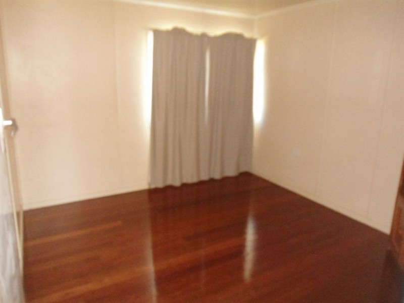 15 Neil Street, Southside QLD 4570