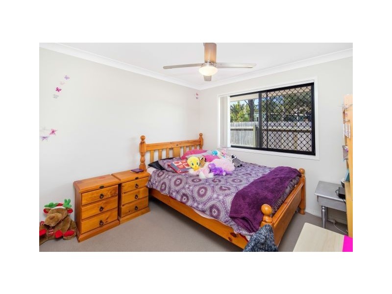 6 Grosvenor Court, Southside QLD 4570