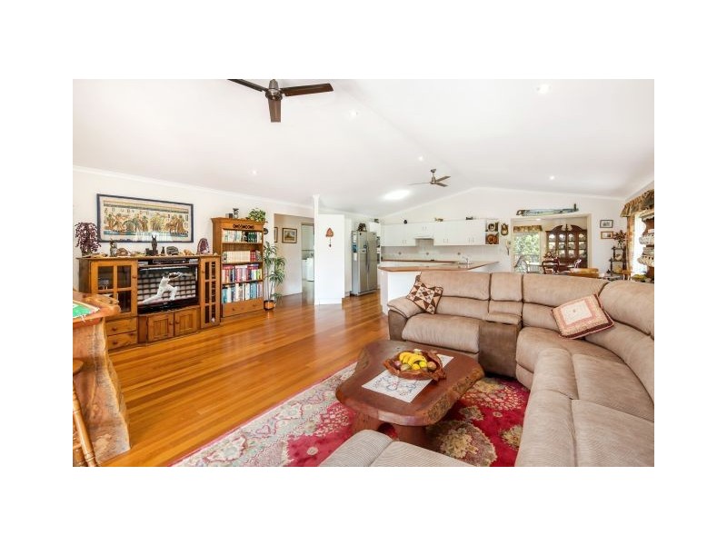 6 Henry Parkes Drive, Southside QLD 4570