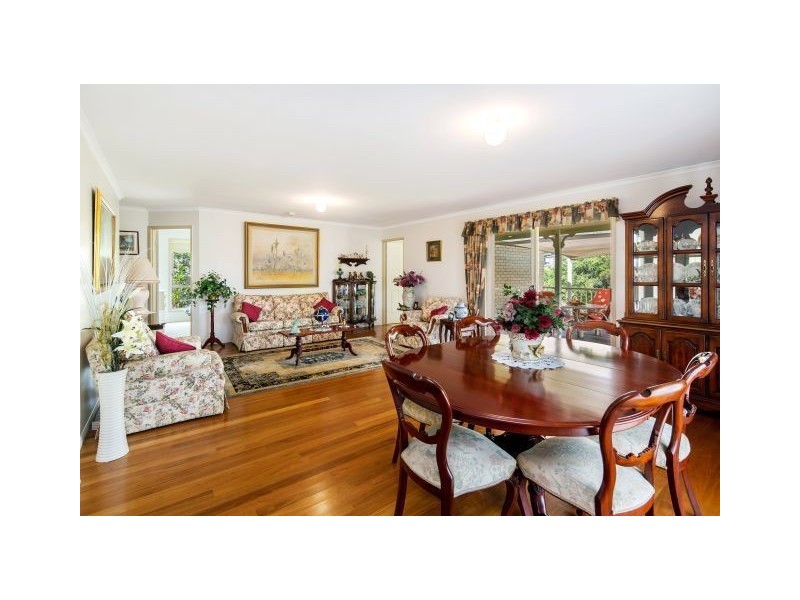 6 Henry Parkes Drive, Southside QLD 4570