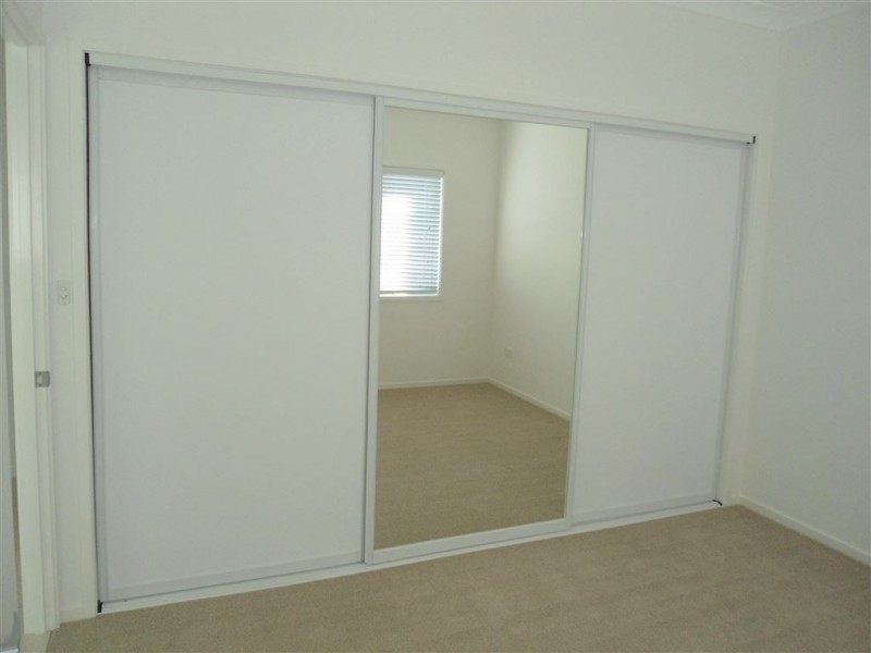 4 Diamond Court, Southside QLD 4570
