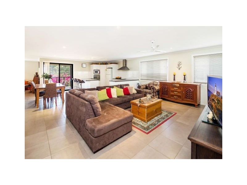 60 Bushland Drive, Southside QLD 4570