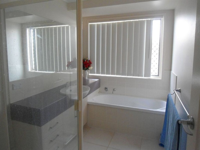 73 Gympie View Drive, Southside QLD 4570