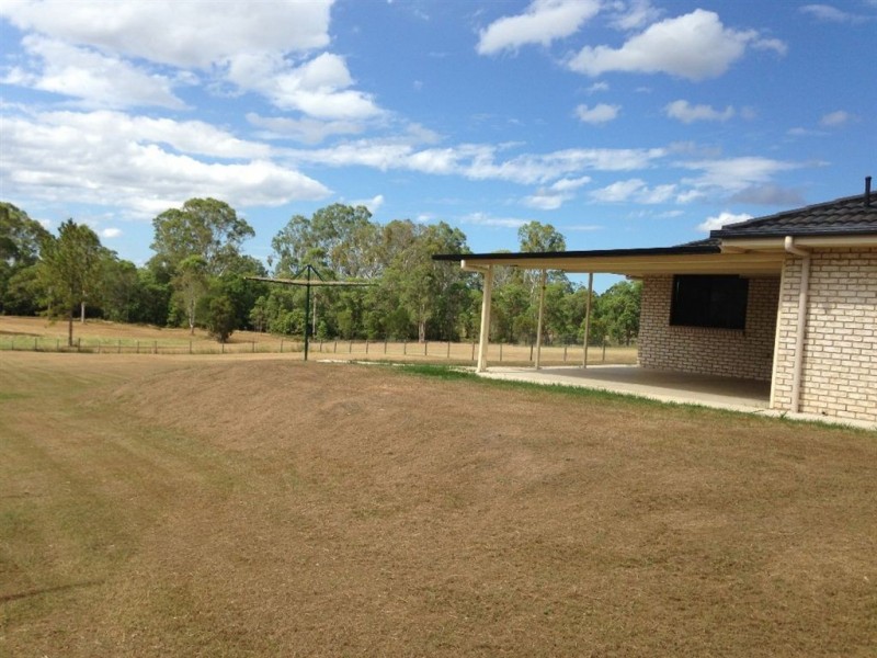 3 David Court, Southside QLD 4570